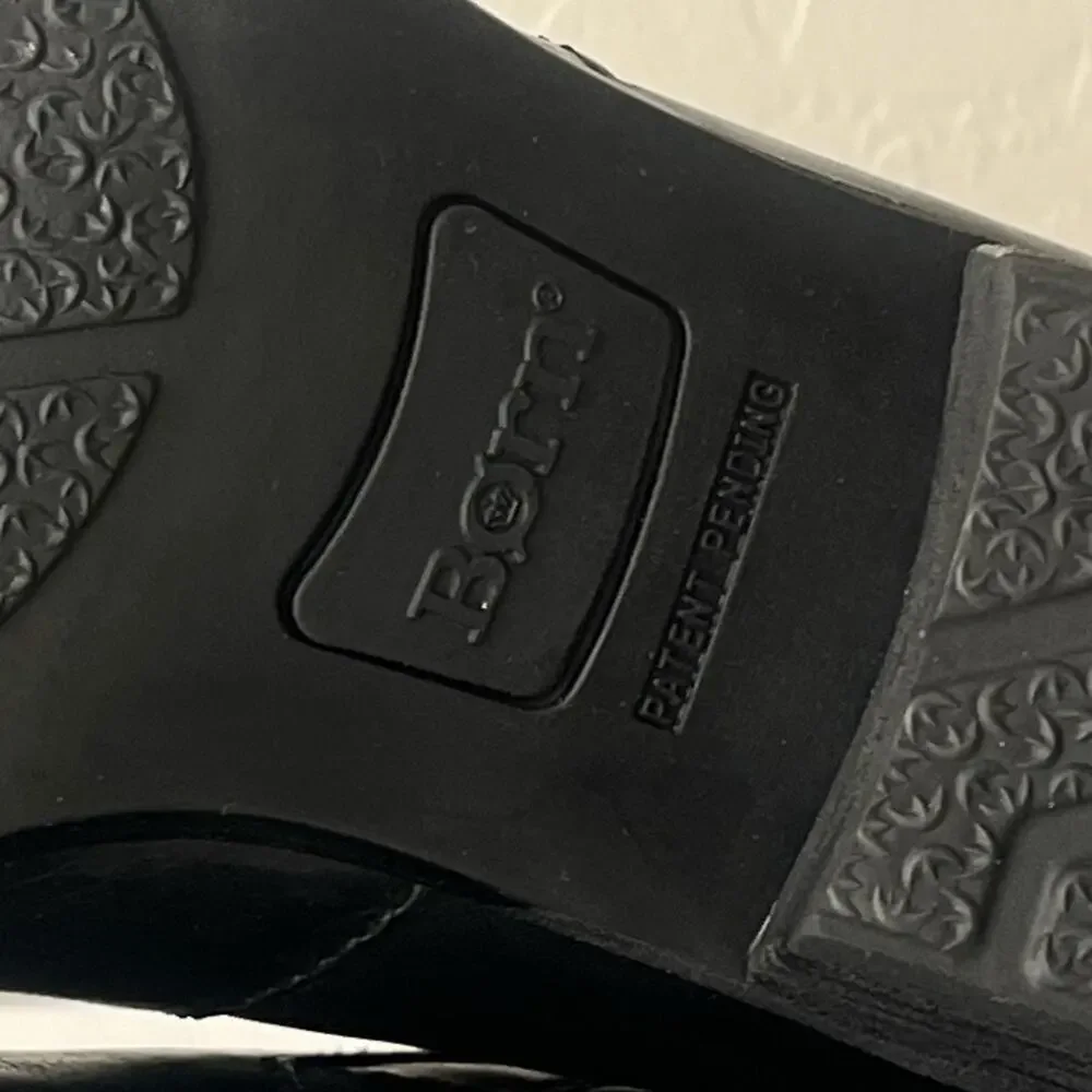 Born Beebe Leather ankle boots black 9